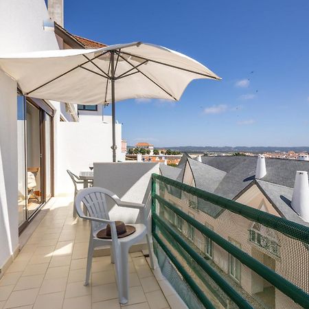 Concha Mar com vista sobre a Baía São Martinho do Porto Exterior foto